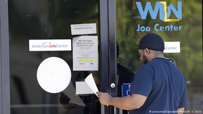 Millones de estadounidenses perderán prestaciones por desempleo por decisión de Trump