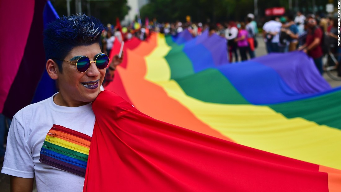 Bolivia: Aprueban primera unión entre personas del mismo sexo tras batalla legal