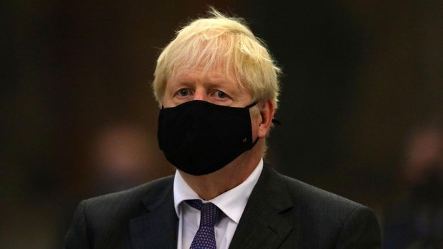 Acusan al primer Ministro Británico Boris Johnson de romper reglas anticovid