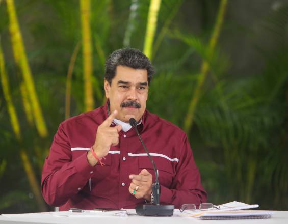 Maduro dice que irá con «buena fe» al dialogo con la oposición