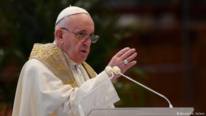 Papa Francisco llama a erradicar la «especulación financiera»
