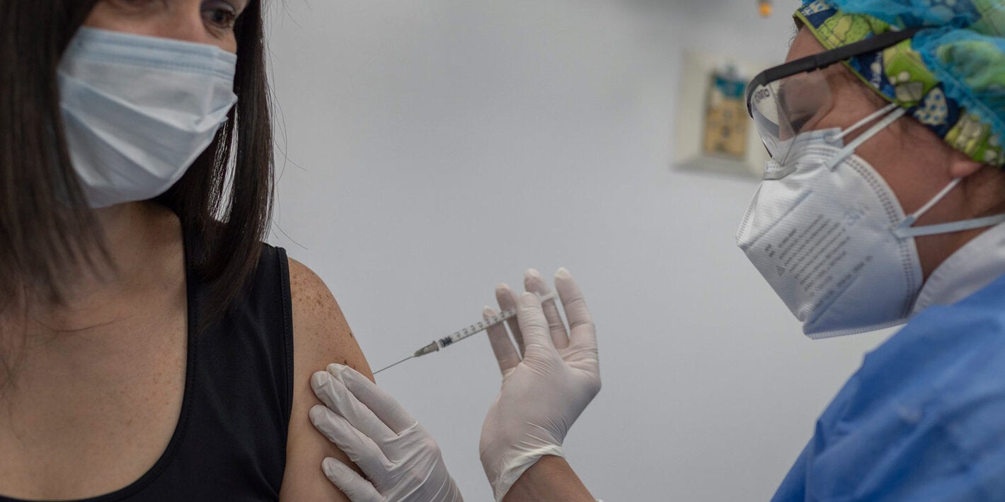 Según estudio los riesgos de muerte por Covid-19 es nueve veces mayor en no vacunados