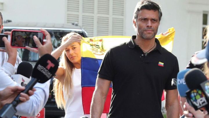 Leopoldo López confirma que viajará a México y pide a Capriles «no ser una foca de Maduro»