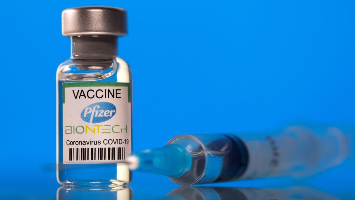 Pfizer confía en una tercera dosis de su vacuna para frenar la variante Delta