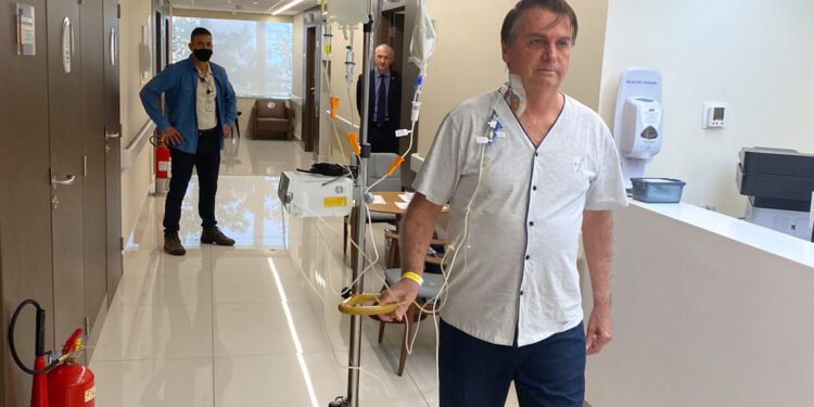 Brasil: Jair Bolsonaro podría someterse a una cirugía de obstrucción interna en la región abdominal