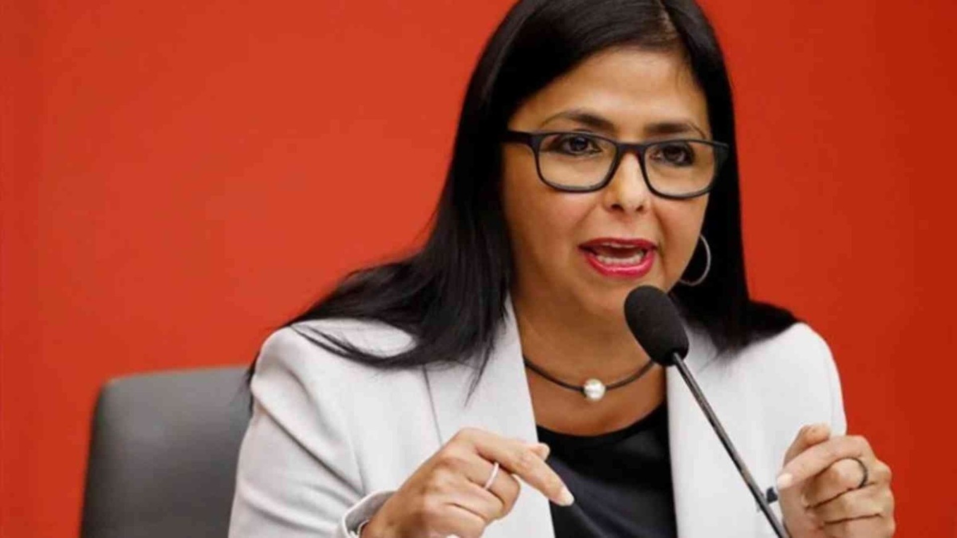 Delcy Rodríguez anunció aprobación de 14 millones de euros para reparación de escuelas