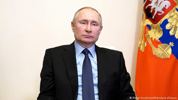 Putin en aislamiento tras la detección de casos de covid-19 en su entorno