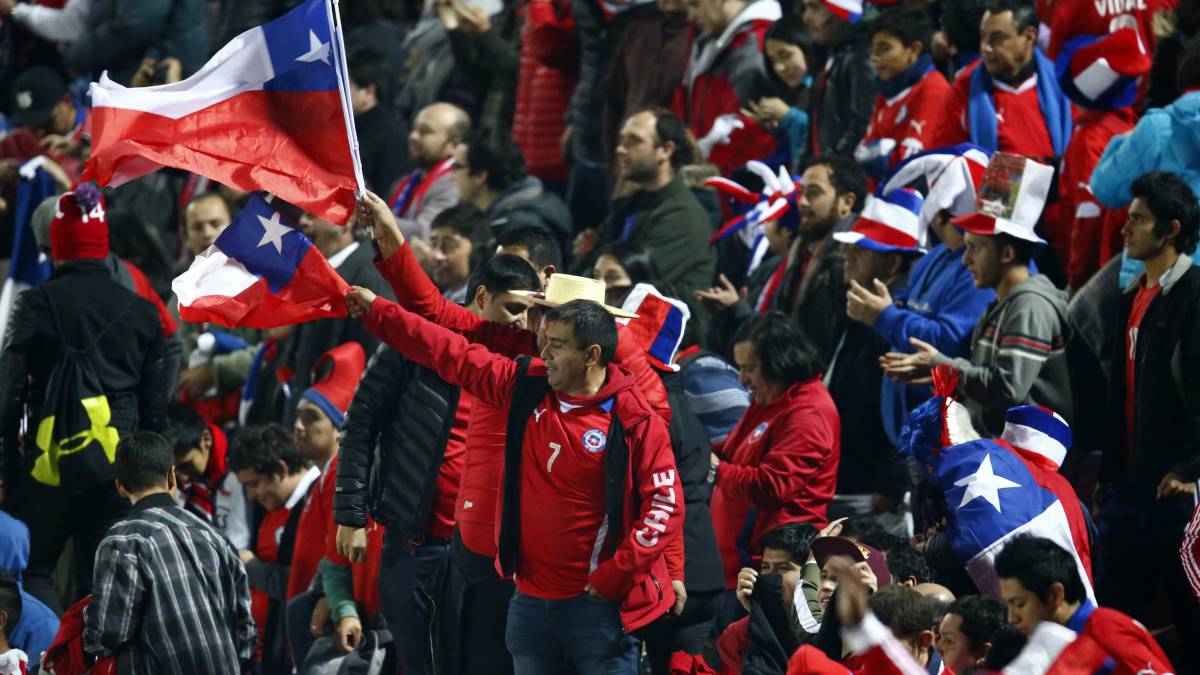 La FIFA multa a Chile por el comportamiento discriminatorio de su fanaticada