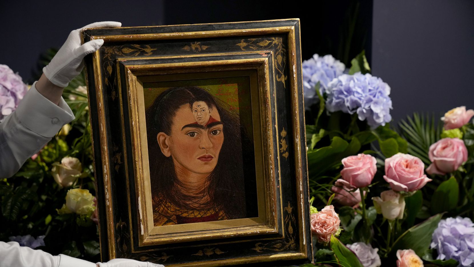 Venden autorretrato de Frida Kahlo por 34,9 millones de dólares
