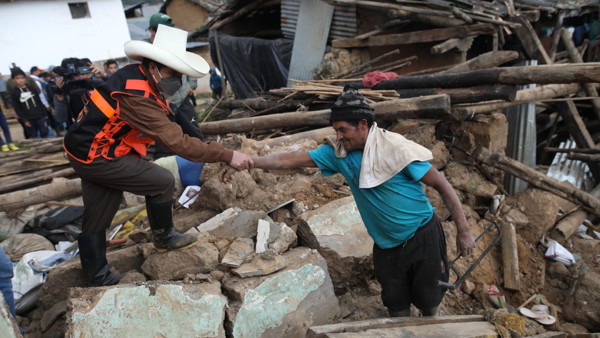 Caos en Perú: Terremoto ya suma 1.670 damnificados y 12 heridos