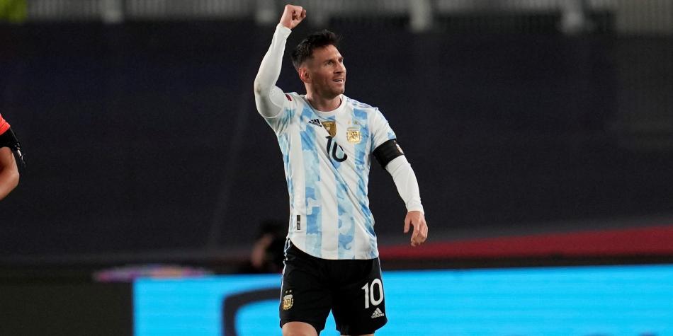 Scaloni confirma que Messi jugará con la albiceleste ante Brasil este martes