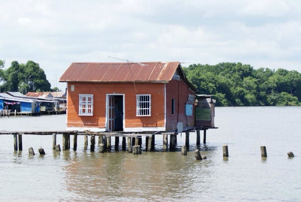 Zulia: Alertan sobre las casas palafitos que se hunden en las aguas del Lago de Maracaibo