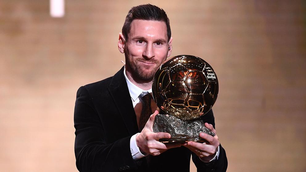 Lionel Messi recibe su séptimo Balón de Oro