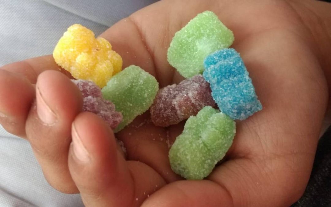 Muere niño de 11 años en Colombia tras consumir dulces que contenían sustancias alucinógenas
