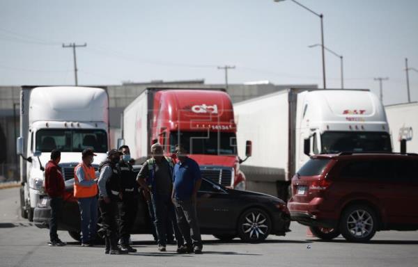 EEUU: Texas deroga orden de inspección de camiones en la frontera