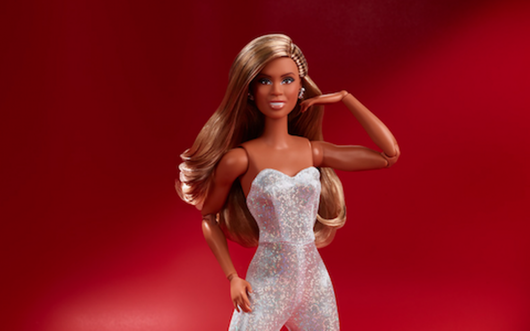 Barbie lanza primera muñeca transgénero inspirada en Laverne Cox