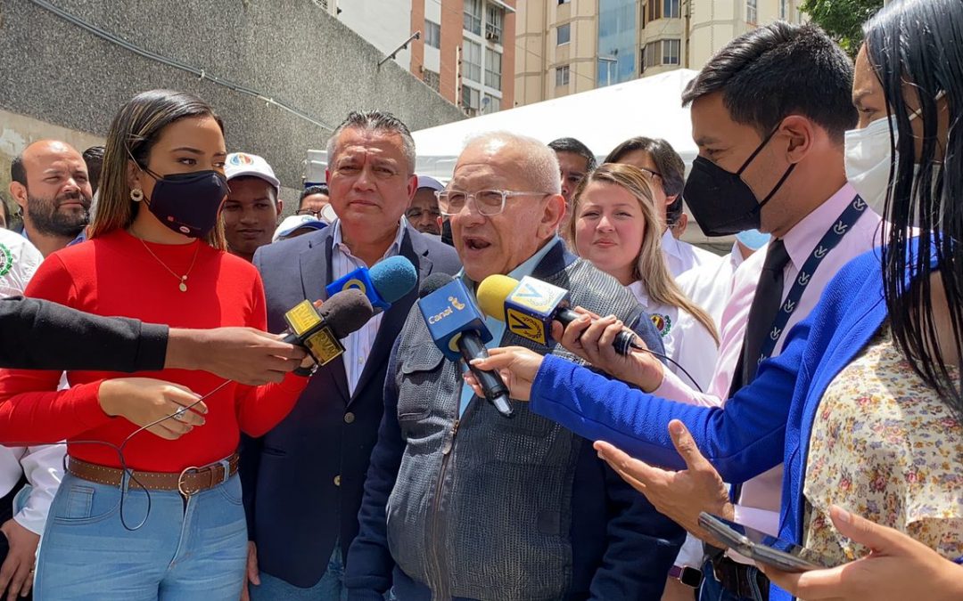 Bernabé Gutiérrez: «Esos que van por el mundo pidiendo más sanciones contra Venezuela, no les importa un carajo el país»